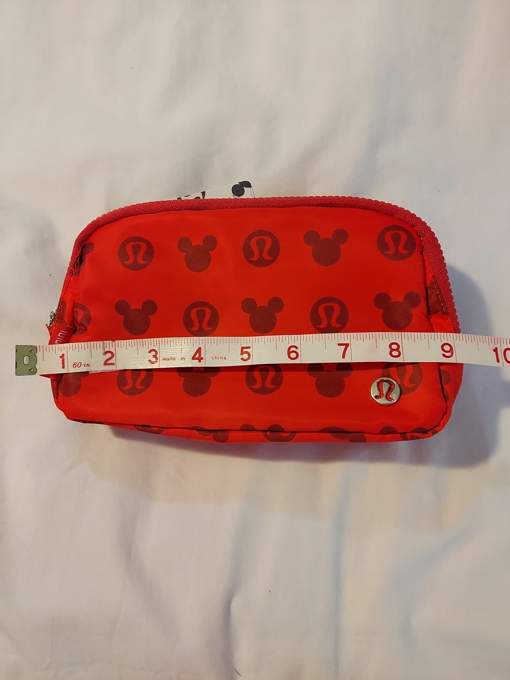 Disney x Lululemon Everywhere Belt Bag 1L - Mickey & Logo Print - Picture 7 of 11
